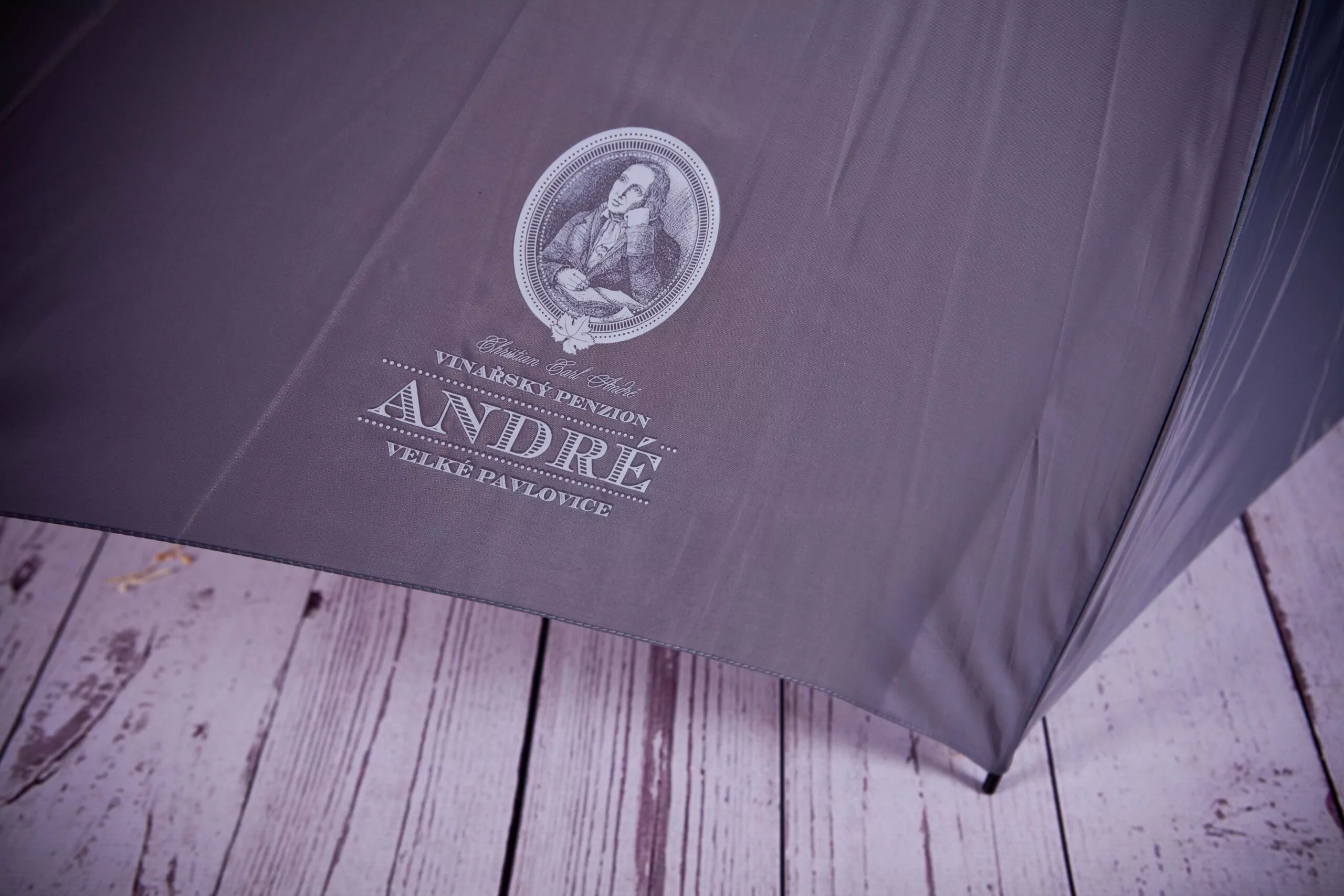 Deštník velký - černý s logem - Obrázek 2